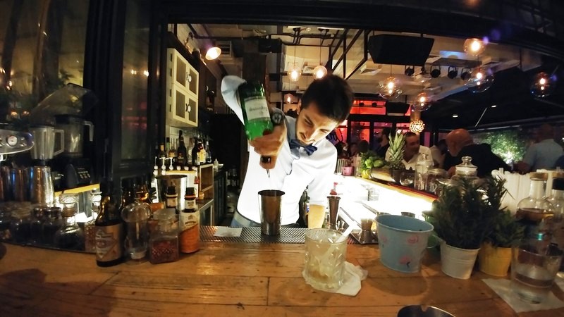 Iyam El Lira at Bistrobar Live Hamra 